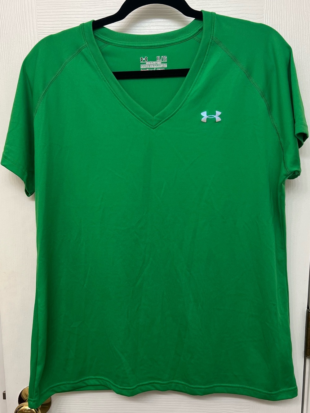 Under Armour Women’s Breathable Workout Shirt in XL